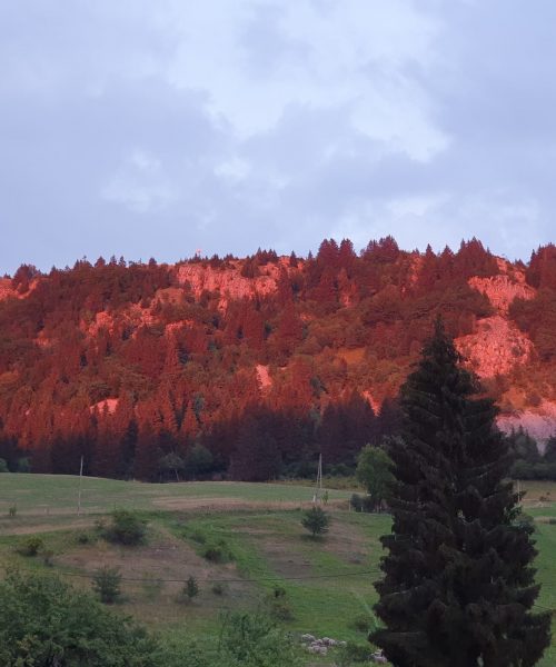 coucher soleil rose sur Croix des couloirs